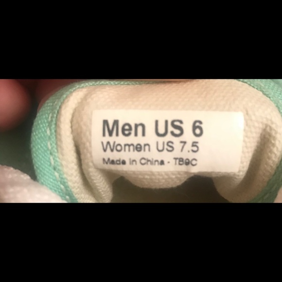 Vans - Picture 2 of 2